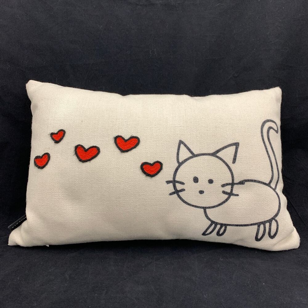 SAFAVIEH Decorative Cat Pillow Punched Yarn Hearts Valentines Day 12 x 18
